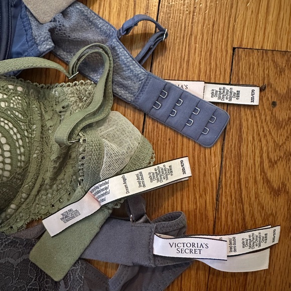 Victoria's Secret bundle Lace and Solid Bra Collection - 11 bras - Picture 4 of 6